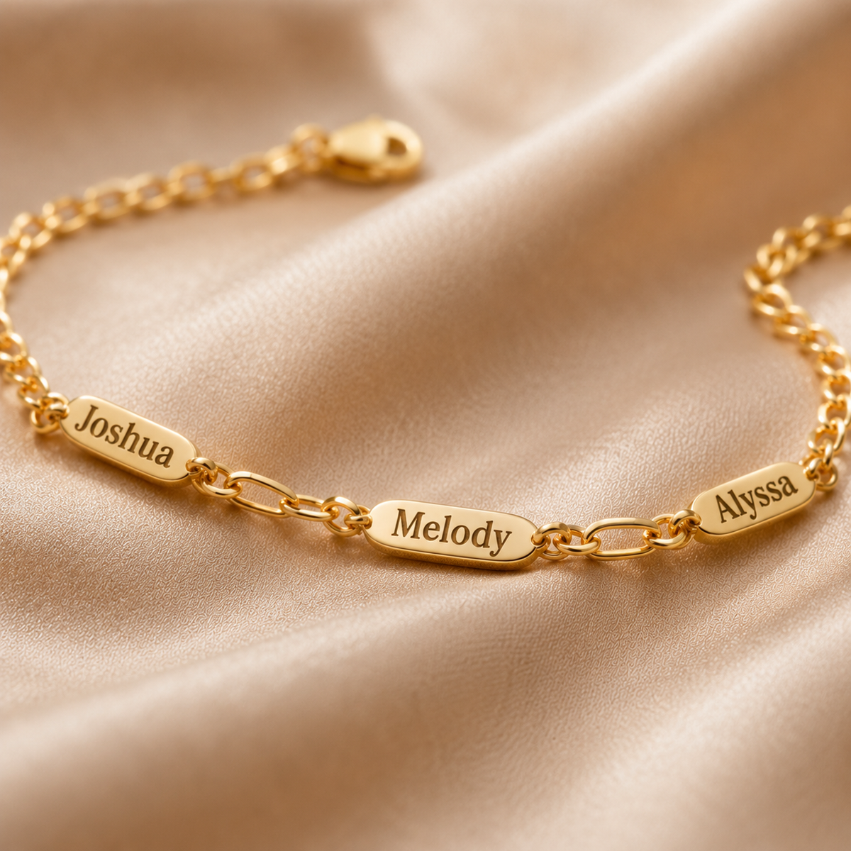 Leora – Graviertes Multi-Namen-Armband